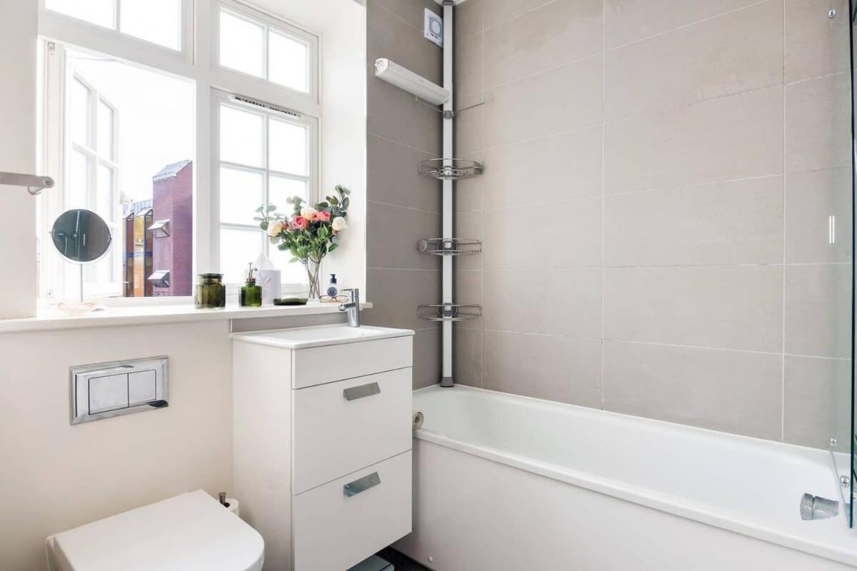 Large Luxury Studio In Heart Of Richmond Richmond  Zewnętrze zdjęcie